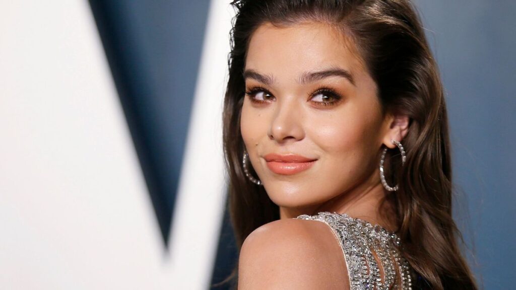 Hailee Steinfeld Net Worth 2022 Wiki, Biography, Personal Life, Early